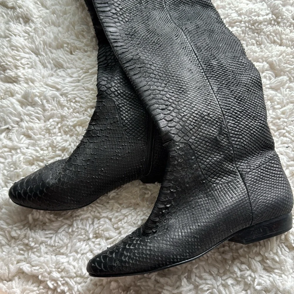 Kelsi Dagger Knee High Boots‎